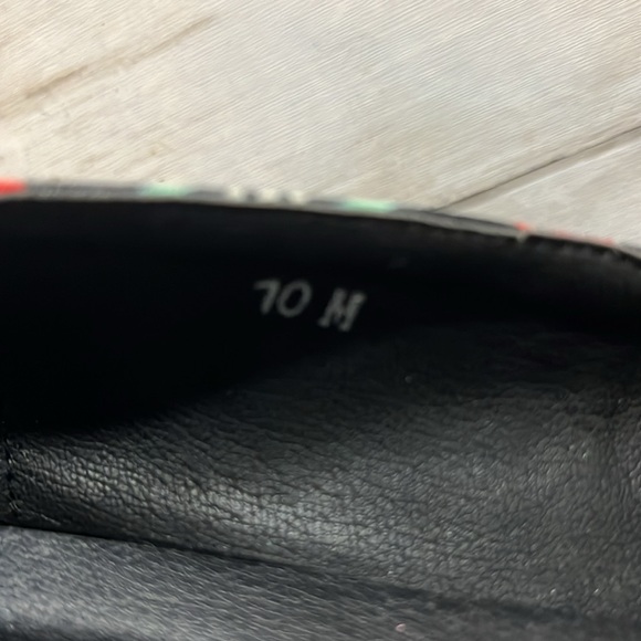 Fabric multi-colored wild print pump - Picture 8 of 8